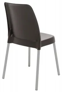 Cadeira Em Polipropileno Marrom Com Pernas De Alumínio Tramontina Vanda