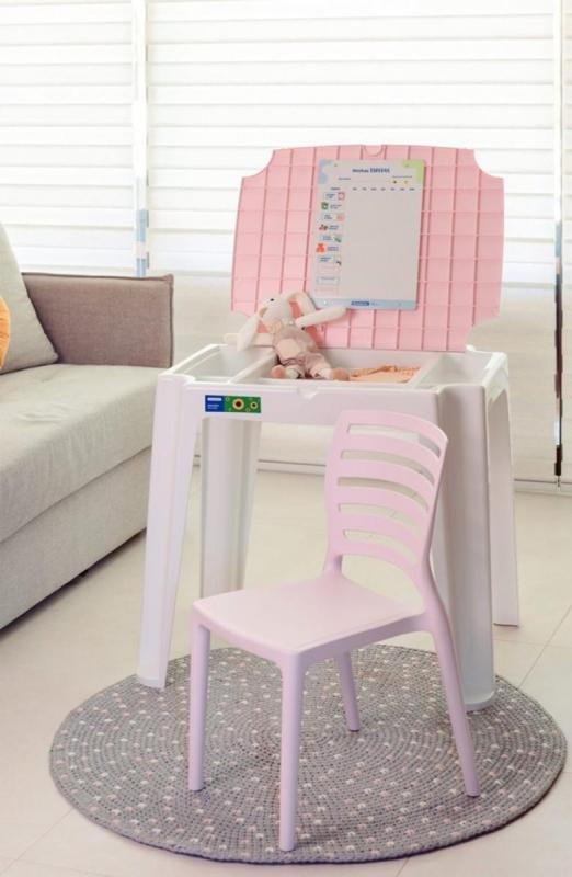 Conjunto Infantil de Mesa e Cadeira Beni Rosa com Quadro de Atividades Tramontina